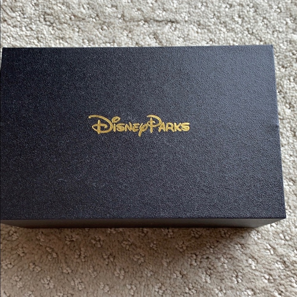 Disney Park Collection Watch - Picture 5 of 5